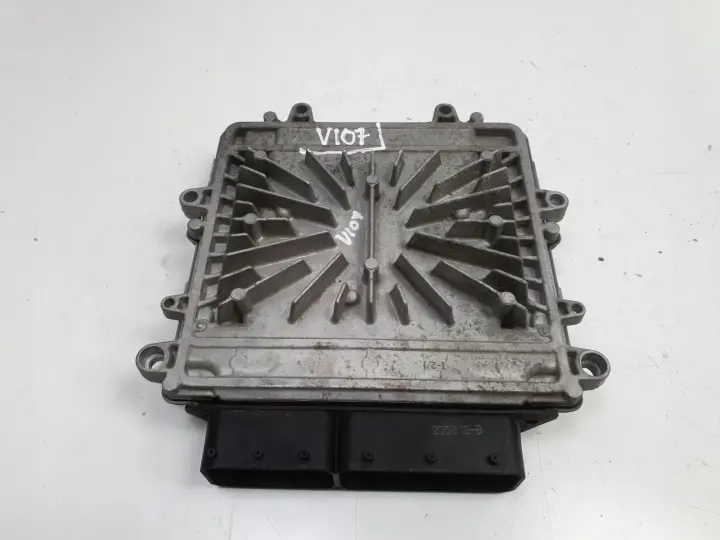 Volvo XC60 2.4 D5 STEROWNIK SILNIKA Komputer P31303388 0281015286