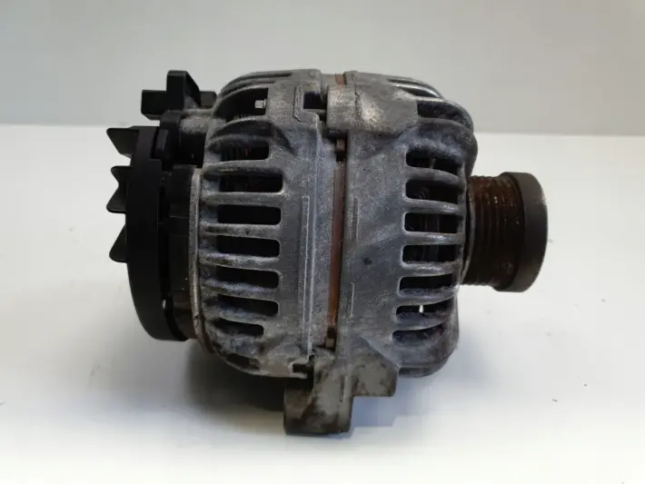 Volvo S60 I V70 II 2.4 D5 ALTERNATOR 30667787