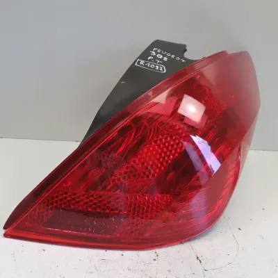 Peugeot 308 HB 07-11r TYLNA LAMPA PRAWA prawy tył pasażera