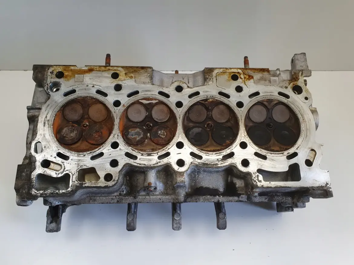 Nissan Qashqai 2.0 16V GŁOWICA CYLINDRÓW wałki