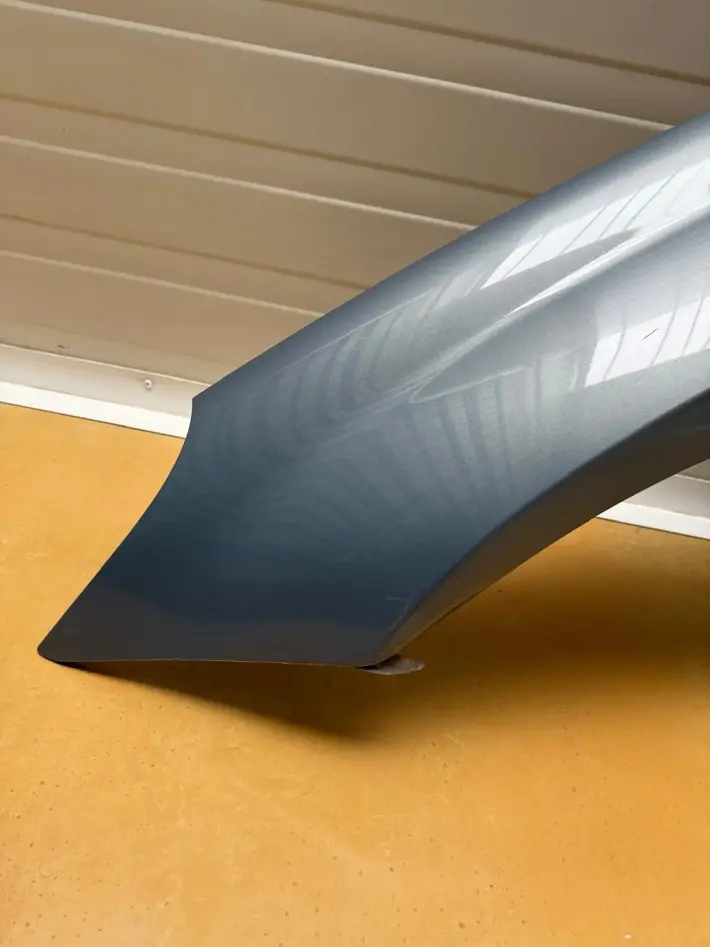 Mercedes CLS C219 04-10r PRZEDNI BŁOTNIK LEWY PRZÓD kierowcy