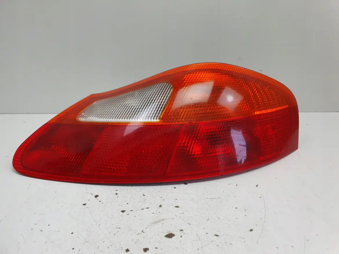 Porsche Boxster 986 TYLNA LAMPA PRAWA prawy tył 986631404