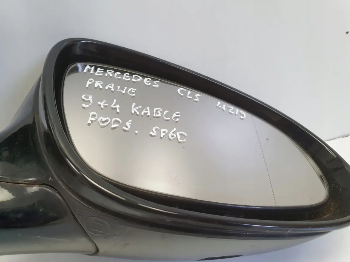 Mercedes CLS W219 04-10r LUSTERKO PRAWE PASAŻERA 9+4 13 podświetlany spód