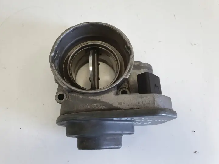 VW Golf V 1.9 TDI PRZEPUSTNICA 038128063G