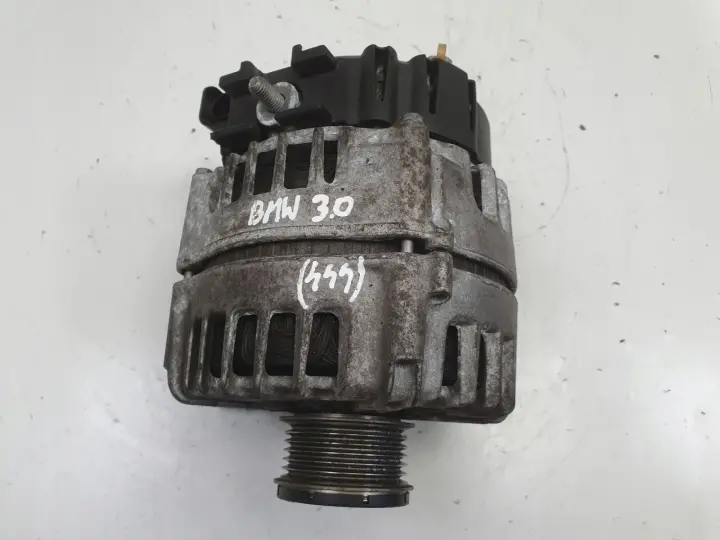 BMW F12 F13 3.0 D ALTERNATOR valeo 8570672 AL04 220A