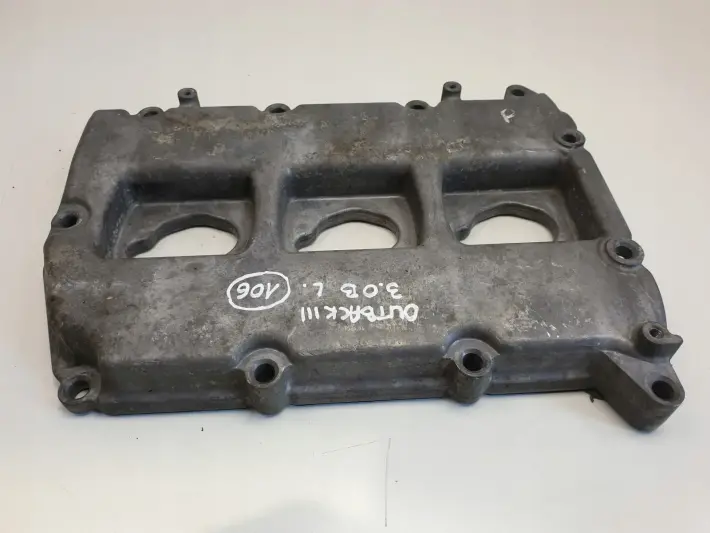 Subaru Outback III 3.0 POKRYWA ZAWORÓW