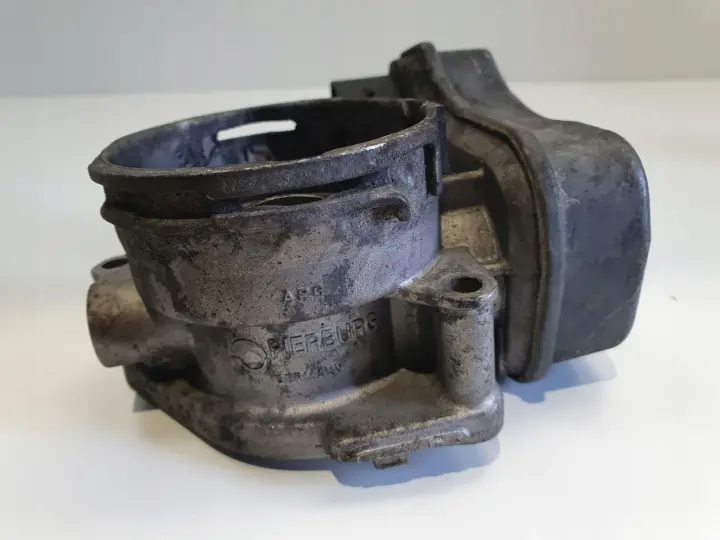 VW Passat B6 2.0 TDI PRZEPUSTNICA 03G128063B