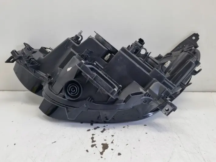 Renault Megane IV 16-20r PRZEDNIA LAMPA PRAWA PRAWY PRZÓD europa 260108478R