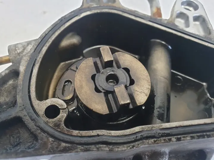 Opel Vectra C 3.0 CDTI V6 POMPA VACUM wakum