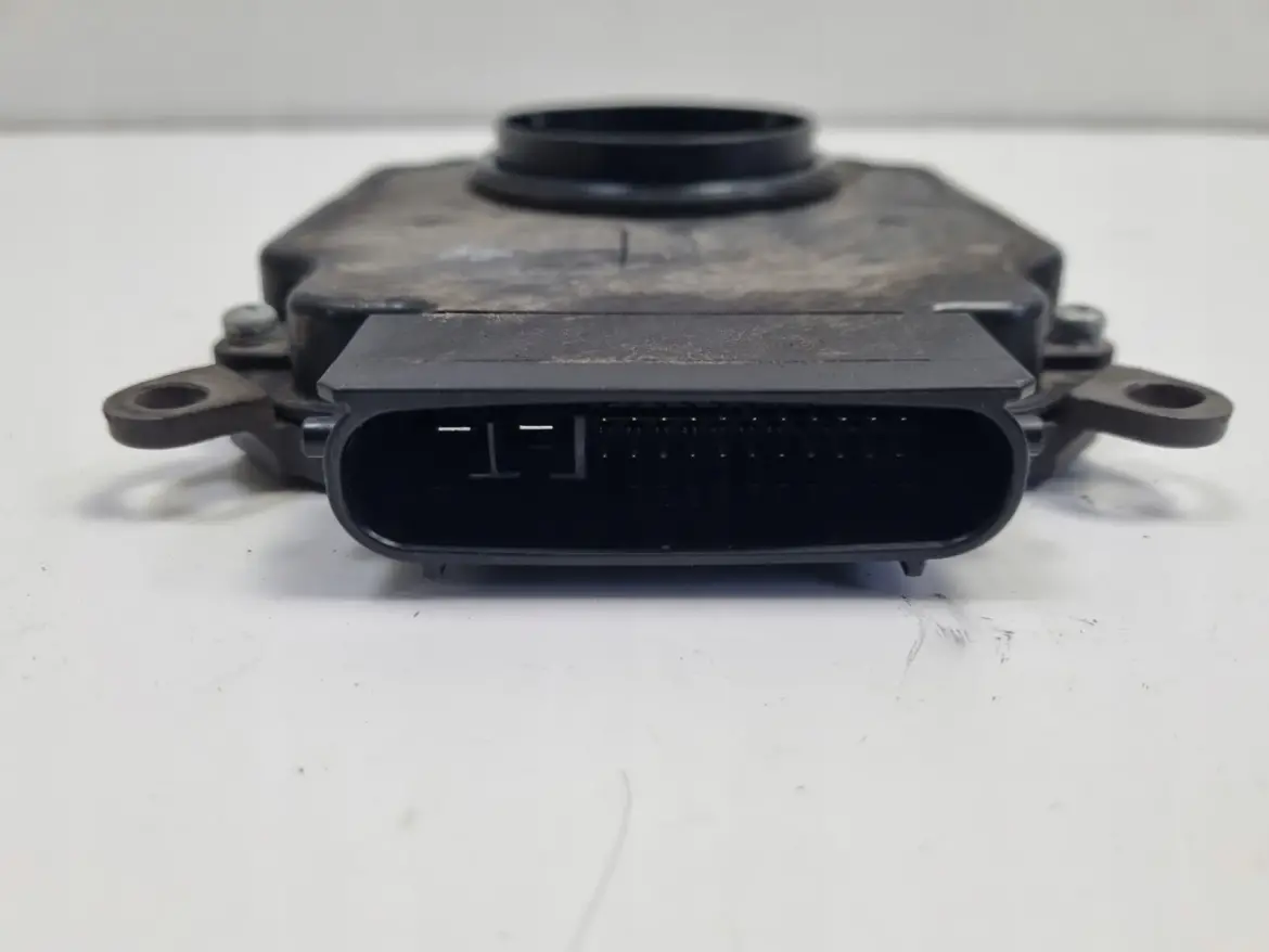 Toyota Camry IX PRAWA PRZETWORNICA LAMPY LED Moduł 89908-33220 143800-0831
