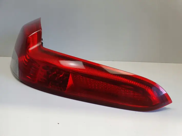 Volvo V50 KOMBI 07-12r LIFT TYLNIA TYLNA LAMPA LEWA lewy tył 30744541