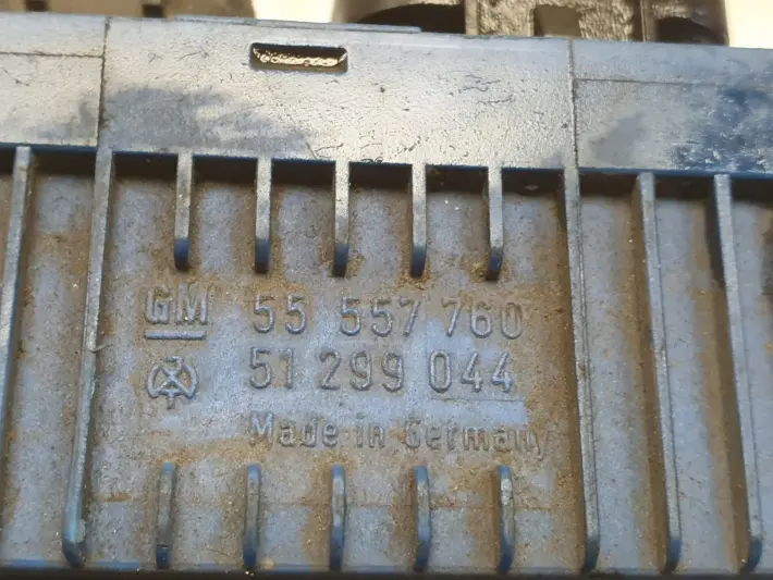 Opel Corsa C D Diesel PRZEKAŹNIK SWIEC ŻAROWYCH 55557760