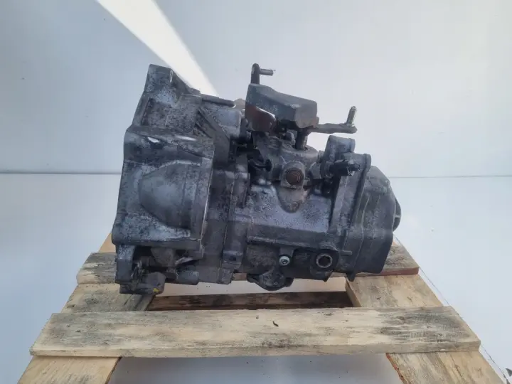 VW Touran 1.9 TDI MANUALNA SKRZYNIA BIEGÓW manual GQM