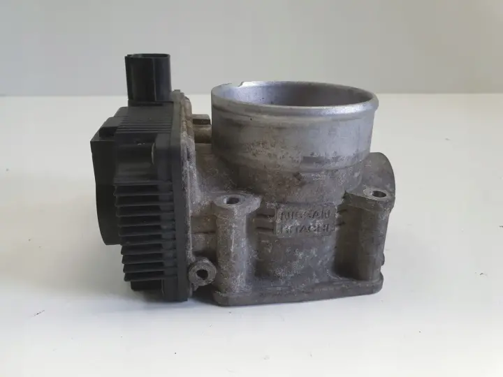 Nissan Primera P12 2.0 16V PRZEPUSTNICA SERA576-01