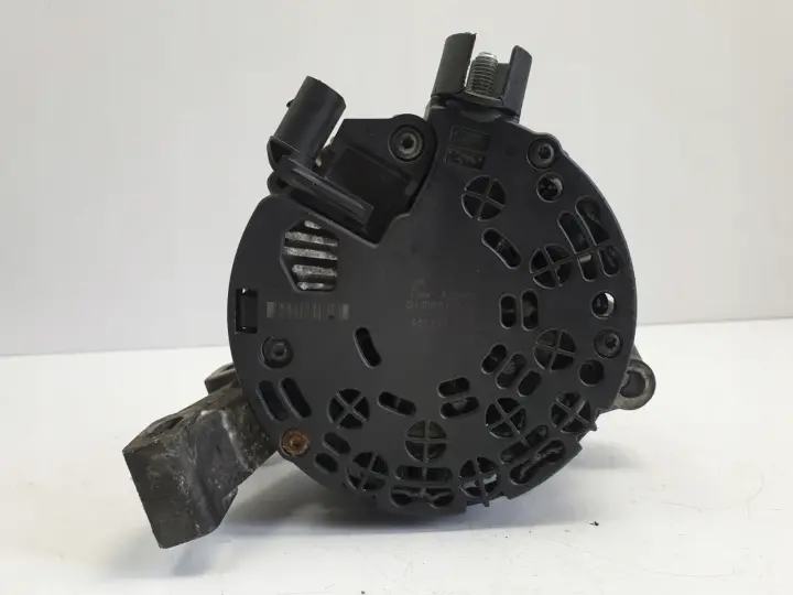 Volvo V70 III 2.4 D5 ALTERNATOR 0121615005 150A