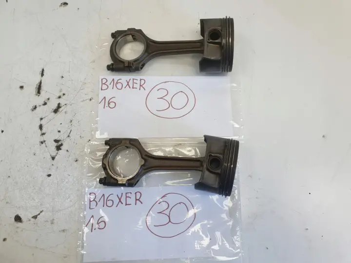 Opel Astra IV J 1.6 16V TŁOK KORBOWÓD B16XER