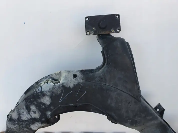 Mercedes W126 SEC BELKA TYLNEGO ZAWIESZENIA Tył