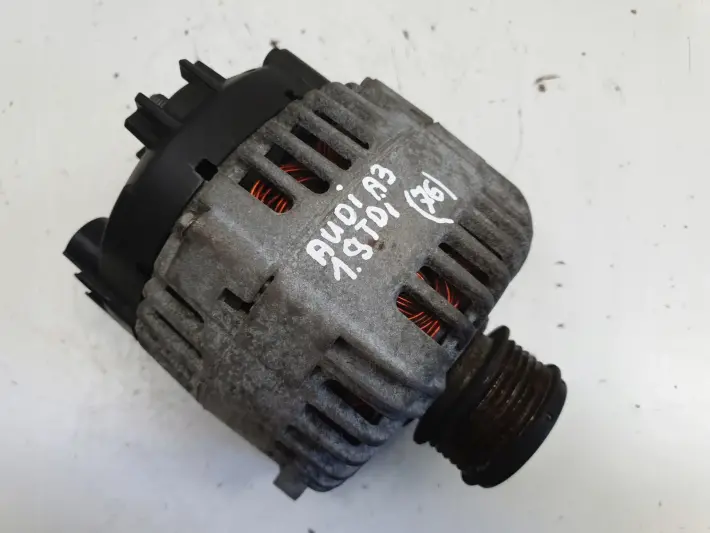 Audi A3 II 8P 1.9 TDI ALTERNATOR 06F903023C valeo