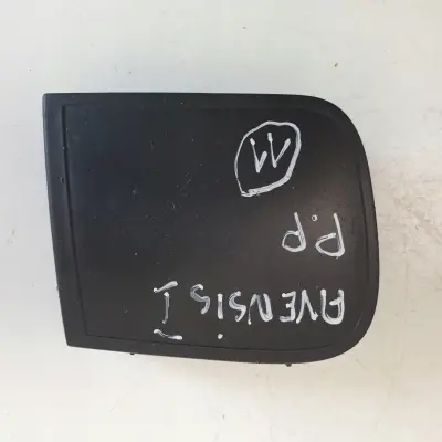 Avensis T22 PRAWA ZAŚLEPKA HALOGENU zderzaka