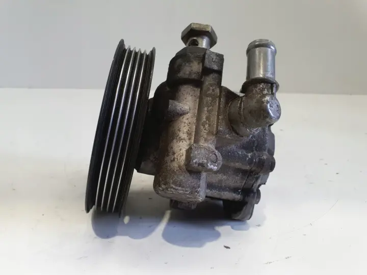 VW Passat B5 1.9 TDI POMPA WSPOMAGANIA 8D0145156T