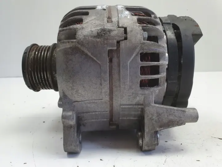 VW Passat B6 2.0 TDI ALTERNATOR BOSCH