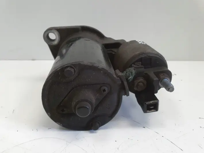 Audi A3 8L 1.8 T ROZRUSZNIK 0001121026 bosch