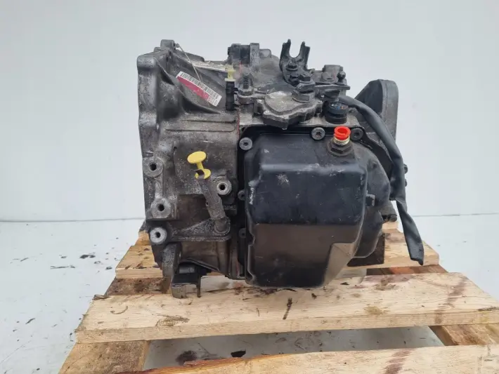 Volvo XC70 2.4 D5 AUTOMATYCZNA SKRZYNIA BIEGÓW automat 55-51SN 8675148