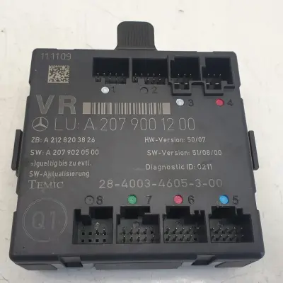 Mercedes C207 W207 PRAWY MODUŁ DRZWI A2079001200