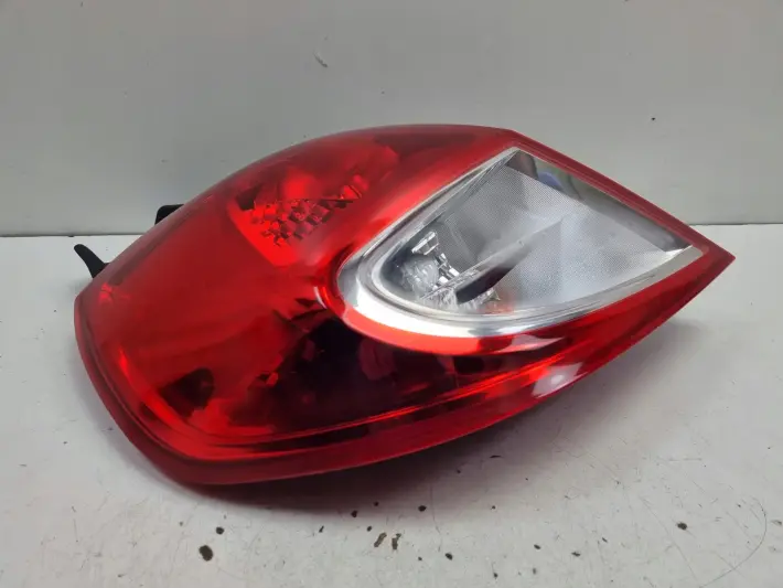 Renault Clio III HB lift TYLNA LAMPA LEWA lewy tył kierowcy 8200776048