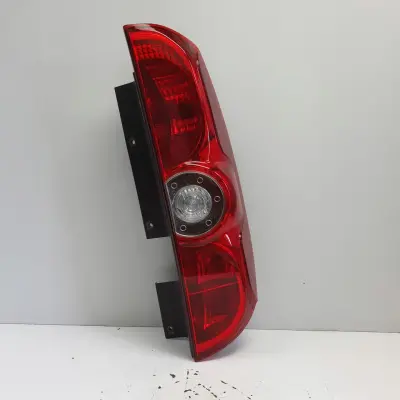 Fiat Doblo II Opel Combo D TYLNIA TYLNA LAMPA PRAWA prawy tył 00519248430