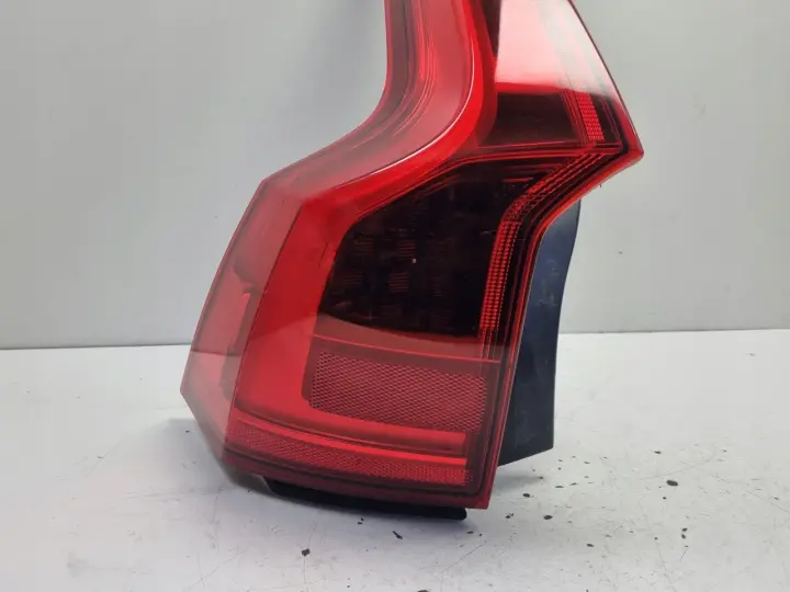 Volvo V90 II TYLNIA TYLNA LAMPA LEWA lewy tył oryginał 32293876