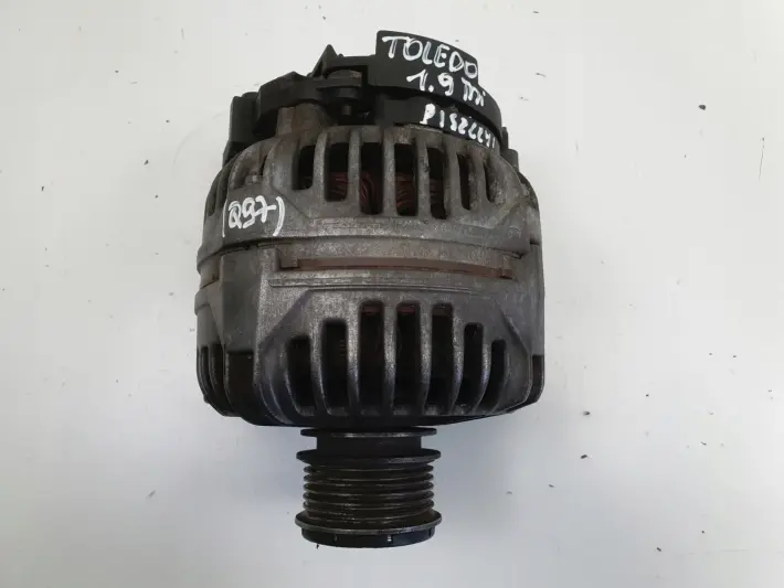 Seat Toledo II Leon I 1.9 TDI ALTERNATOR Bosch 028903028E 120A