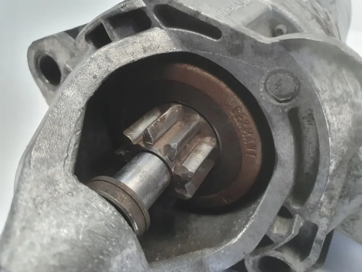 Audi A4 B5 1.9 TDI ROZRUSZNIK 068911024C bosch