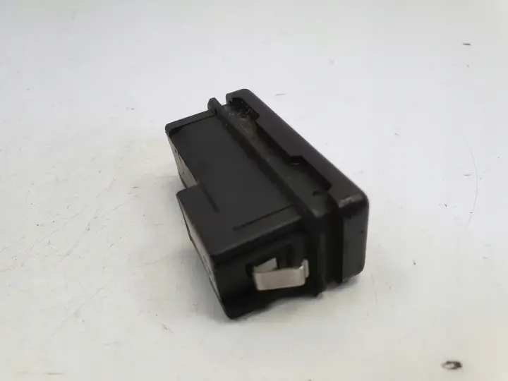 BMW E61 E65 E66 X5 PRZYCISK KLAPY BAGAŻNIKA przełącznik 8375580