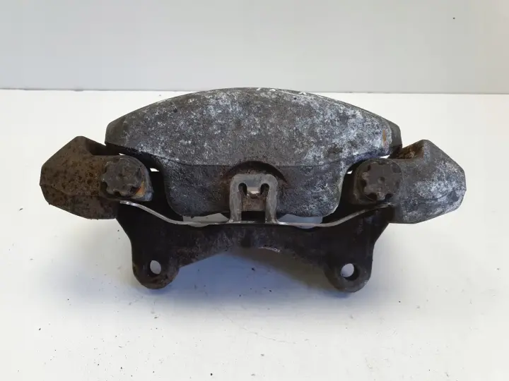 Audi A6 C7 PRZEDNI ZACISK HAMULCOWY prawy przód PASAŻERA 32348422-A