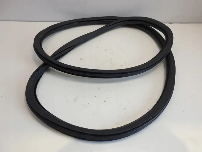 Opel Corsa F USZCZELKA DRZWI prawy tył