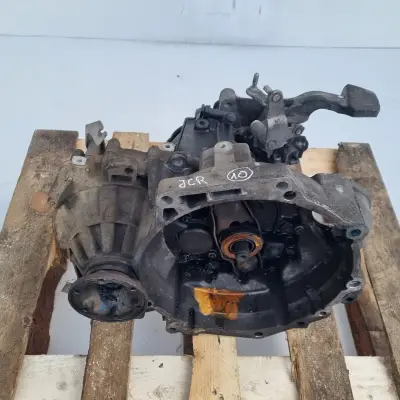 VW Passat B6 1.9 TDI SKRZYNIA BIEGÓW manualna JCR manual