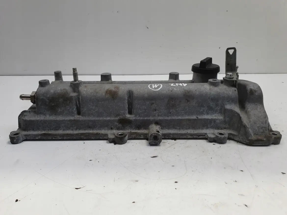 Toyota Yaris III 1.5 H POKRYWA ZAWORÓW 1NZ