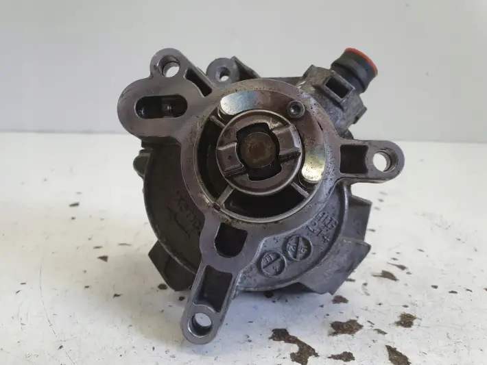 Volvo V70 III XC70 II lift 2.0D D4 POMPA VACUM wakum 31316688