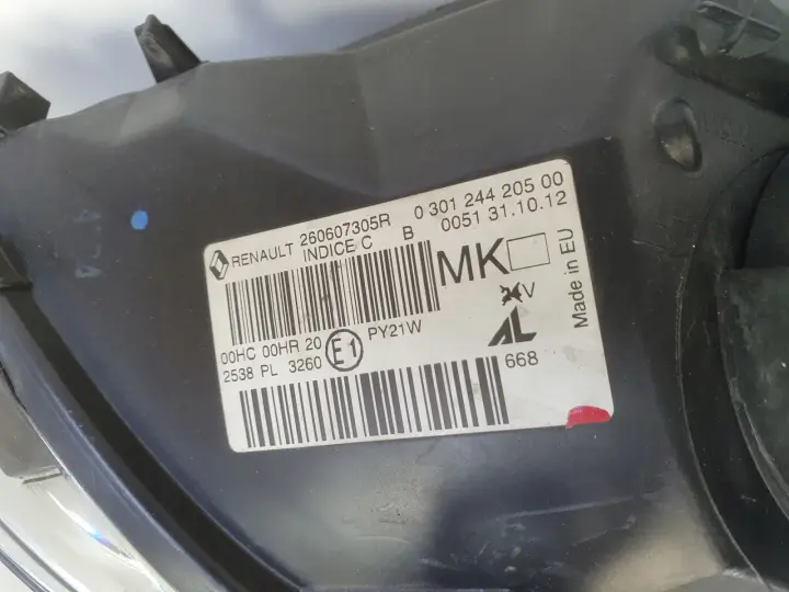 Renault Megane III 12-16r PRZEDNIA LAMPA LEWA lewy przód 260607305R