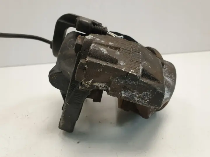 Mercedes W126 SEC 5.6 PRAWY ZACISK HAMULCOWY Przód