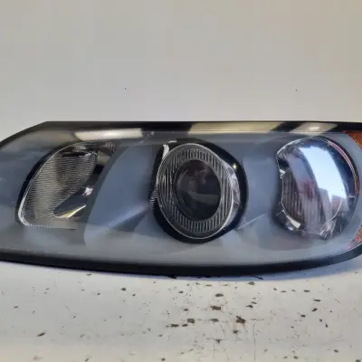 Volvo S40 V50 XENON PRZEDNIA LAMPA LEWA lewy przód EUROPA 30678912