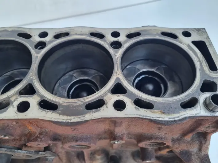 DÓŁ SILNIKA BLOK WAŁ KORBOWY Volvo C30 S40 II V50 V70 2.0 D DIESEL D4204T