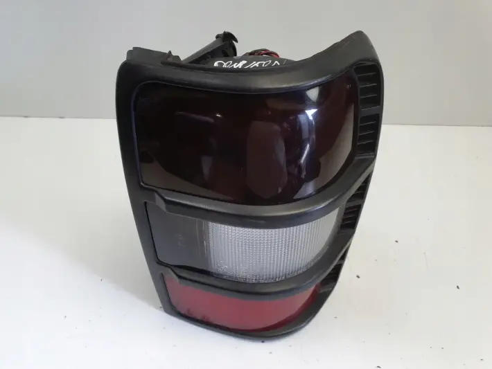 Mitsubishi Pajero II 91-99r TYLNIA TYLNA LAMPA PRAWA prawy tył