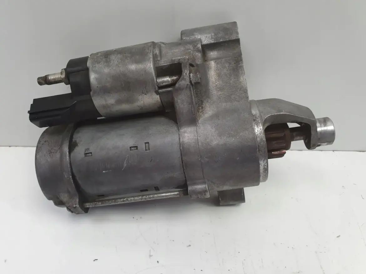 Audi A6 C7 2.0 TDI ROZRUSZNIK denso 03L911024B 428000-7882