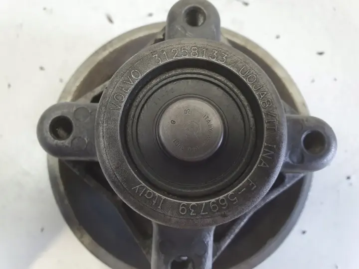 Volvo V70 III 2.0 D3 NAPINACZ PASKA rolka 31258133