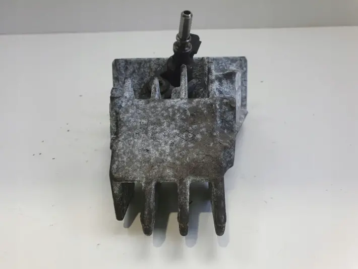 Renault Clio III 1.5 DCI WTRYSKIWACZ DPF łapa UCHWYT