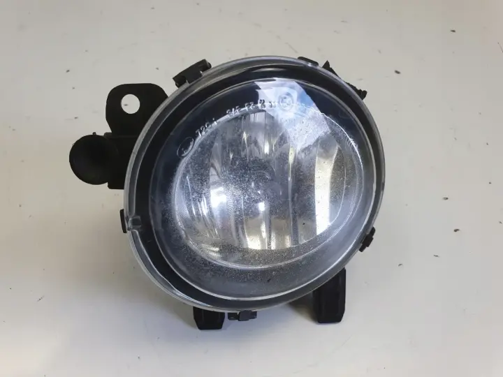 BMW F30 11-18r PRZEDNI HALOGEN PRAWY PRZÓD pasażera 7200100000