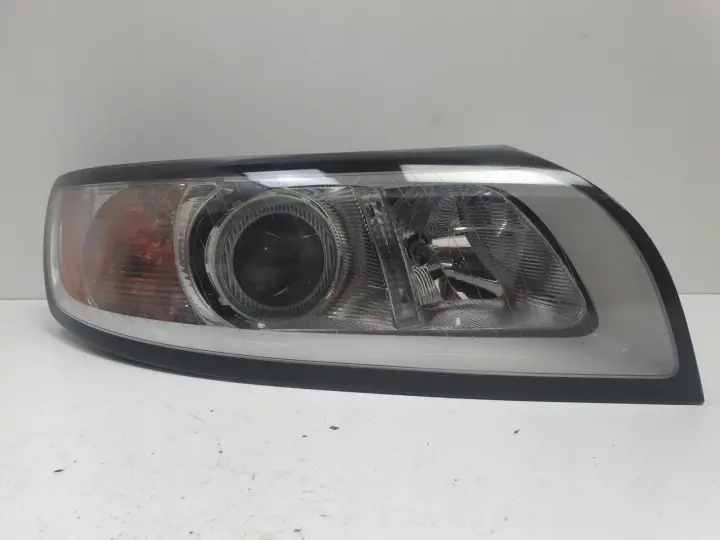 Volvo S40 II V50 LIFT PRZEDNIA LAMPA PRAWA prawy przód 0301237202 31265695