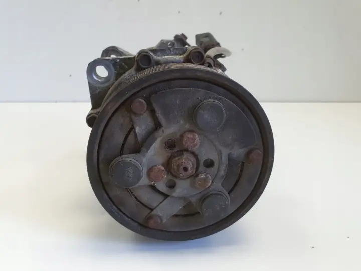 VW Transporter T5 2.0 8V SPRĘŻARKA KLIMATYZACJI pompa 7H0820803C